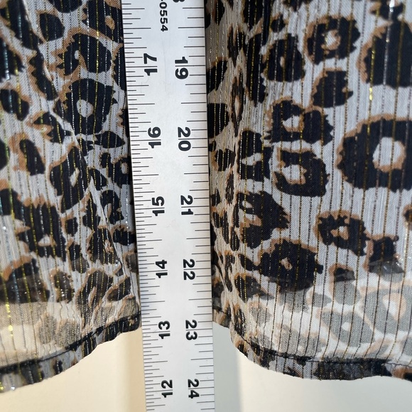 Velvet By Graham & Spencer Peyton Leopard Blouse TUNIC Womens Sz XS metallic - Picture 9 of 14